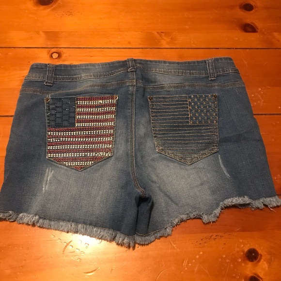 Forever 21 pus sizes 16 shorts - Picture 2 of 7